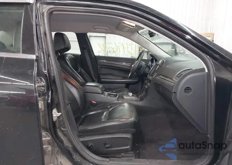 2016 Chrysler 300 Limited из США, поврежденный, VIN 2C3CCARG8GH208695